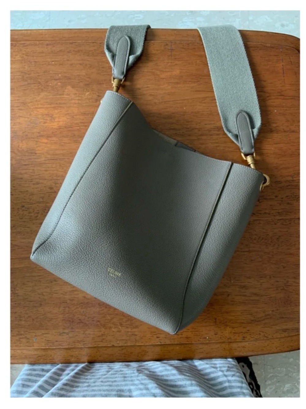 Celine Sangle Small Bucket Bag in soft grained calfskin - Picture 2 of 12